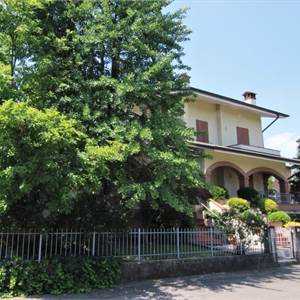 Villa Bifamiliare In Vendita a Scandiano