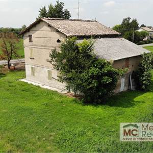 Rustico/Casale In Vendita a Cadelbosco di Sopra
