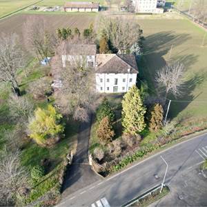 Villa In Vendita a Modena