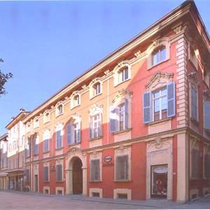 Negozio In Vendita a Reggio nell'Emilia