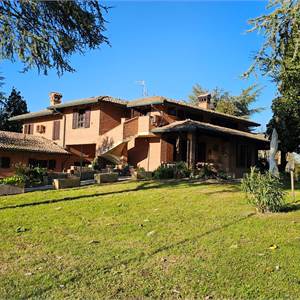 Villa In Vendita a Modena