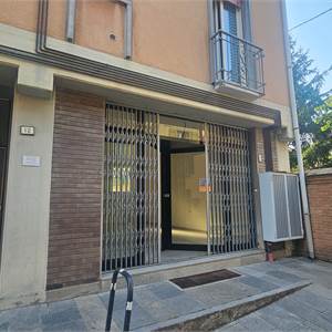 Negozio In Affitto a Rubiera