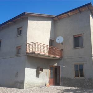 Casa singola In Vendita a Canossa