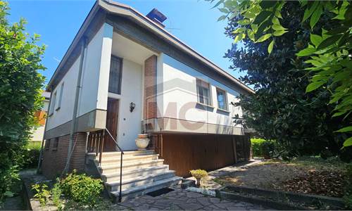RUBIERA VENDESI VILLA
