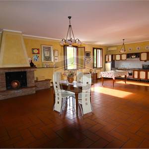 Villa Bifamiliare In Vendita a Viano