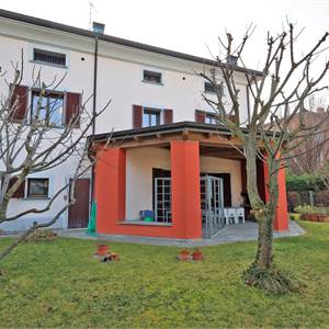 Villa In Vendita a Sant'Ilario d'Enza