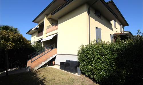 RECENTE VILLETTA NELLA ZONA SPORTIVA in classe A1