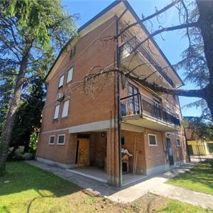 4 o più locali In Vendita a Reggio nell'Emilia